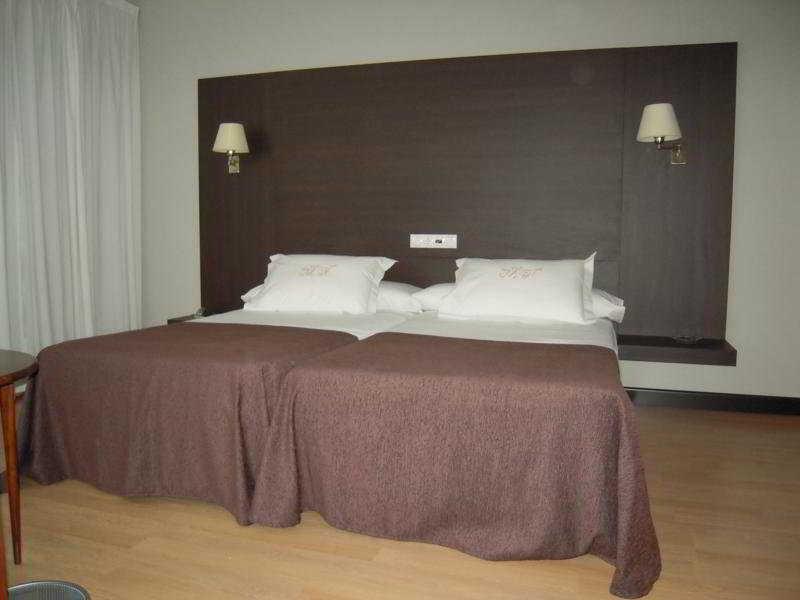 Hotel Mendez Nunez Lugo Exterior photo